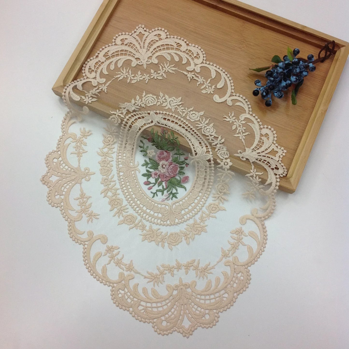 1PC Dinning Table Cover Embroidered Table Cloth Elegant Round Lace Tablecloth Coffee Coasters Napkin Party Wedding Decoration