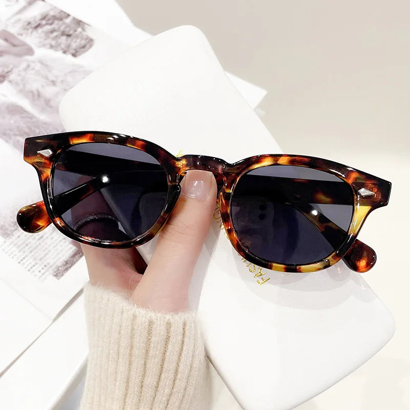 Vintage Fashion Shell Round Sunglasses Women Men 2024 Brand Design Retro Rivet Yellow Blue Lens Square Sun Glasses Female UV4