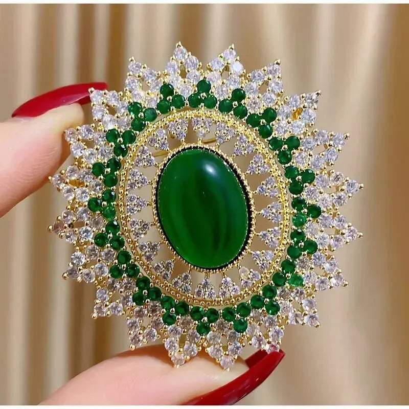 Vintage Emerald Oval Sunflower Brooch for Women Green Crystal Sunburst Lapel Pins Floral Design Wedding Party Art Deco Jewelr