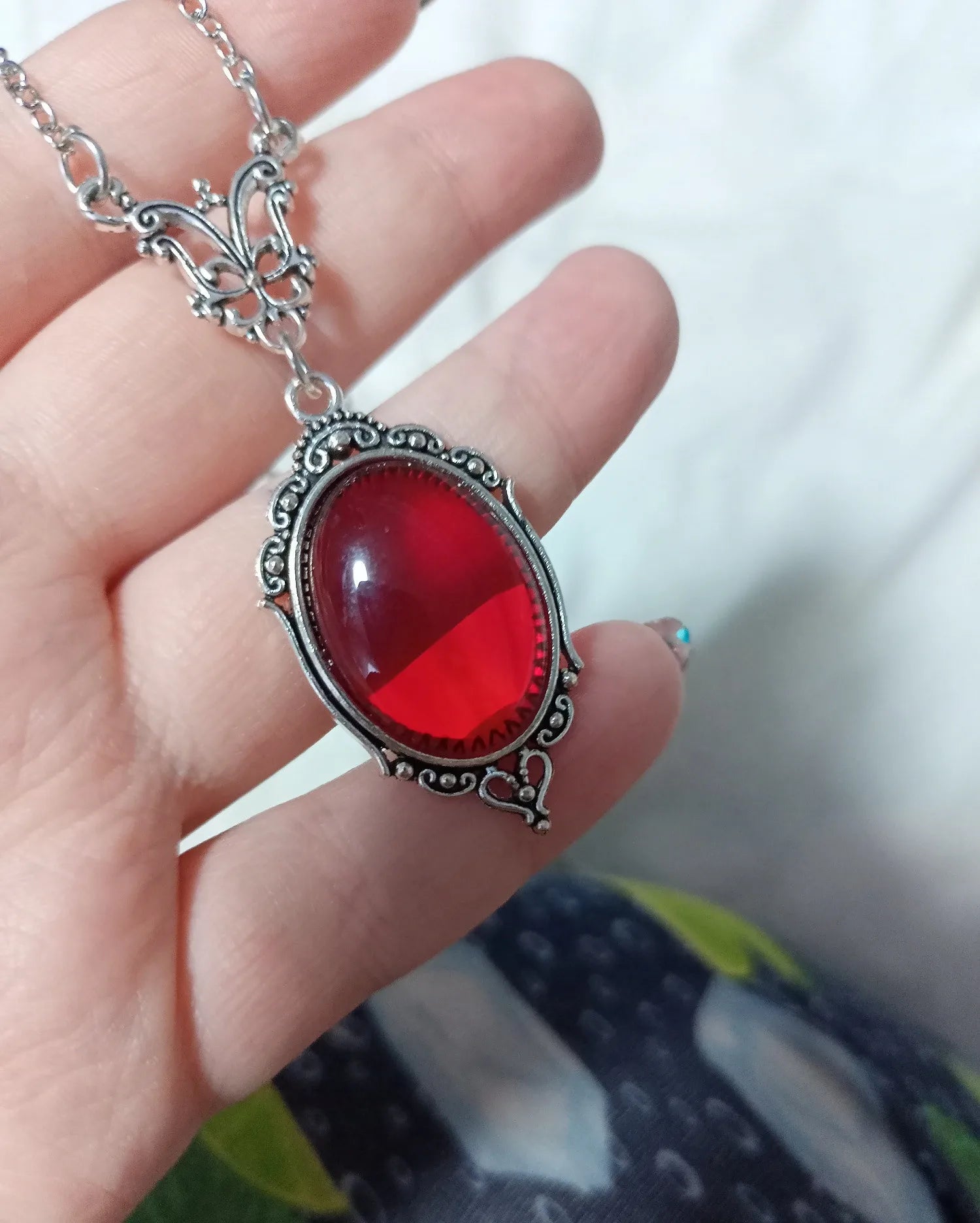 Gothic Vampire Necklace Vintage Stardust Crystal Cameo Pendant Necklace Punk Style Vampire Pendant Oval Satanic Demon Necklac