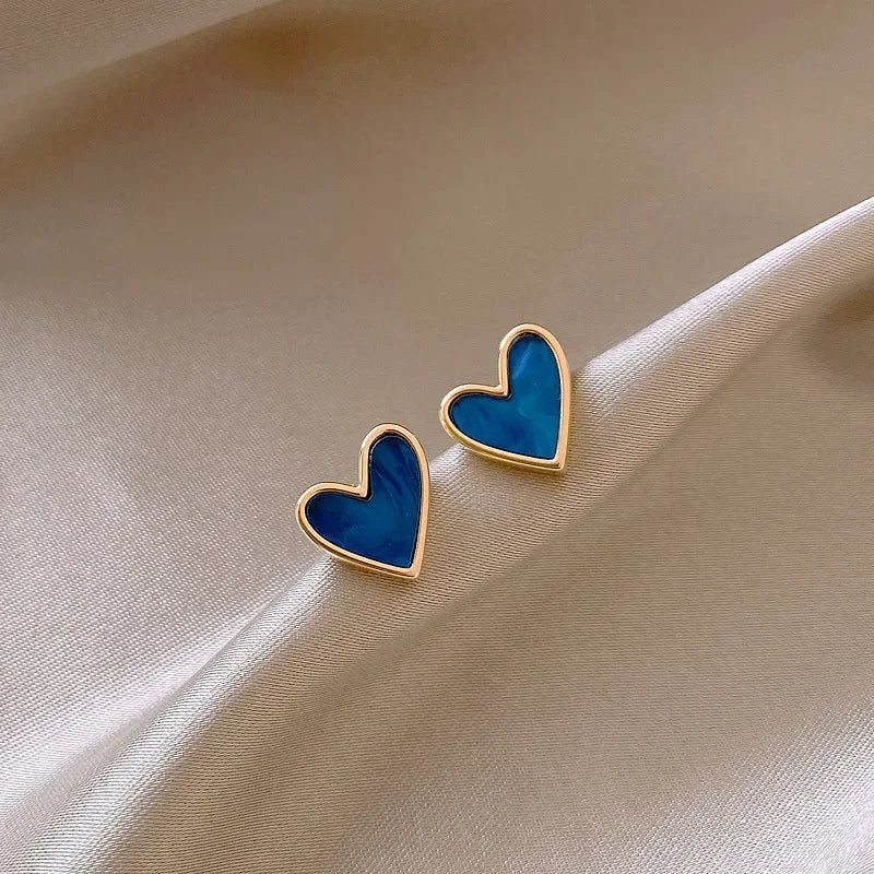 Vintage Heart Shaped Blue White Love Stud Earrings Female Temperament Niche Earrings Ins Retro Little Peach Heart Ear Jewelry