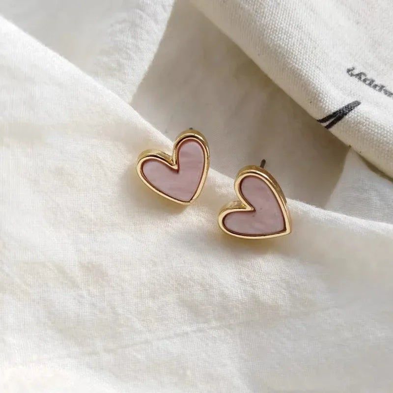 Vintage Heart Shaped Blue White Love Stud Earrings Female Temperament Niche Earrings Ins Retro Little Peach Heart Ear Jewelry