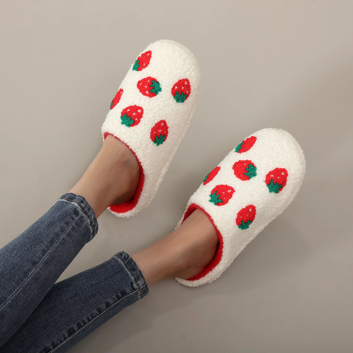 Brown Plush Capybara Slippers, Furry Indoor Slippers, Soft Non-Slip Home Slippers, Cozy Warm Slippers for Men and Women, Cute