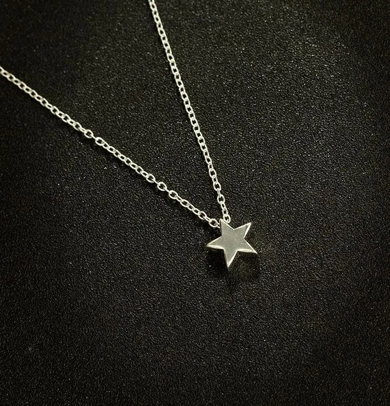 Simple Fashion Ladies Short Clavicle Necklace Fashion Thick Gold And Silver Stars Pendant Temperament Necklace Birthday Gift 