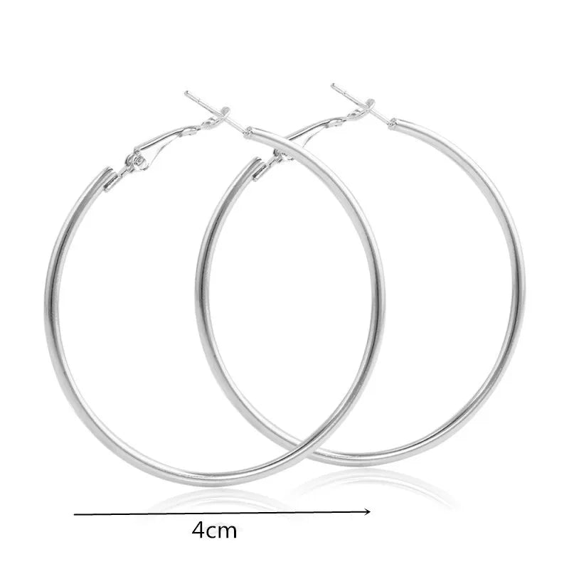 New Fashion Geometric Hollow Circle Hoop Earrings Fashion Jewelry boucle o'reilles femmes Hyperbole Brincos For Women Gilrs G