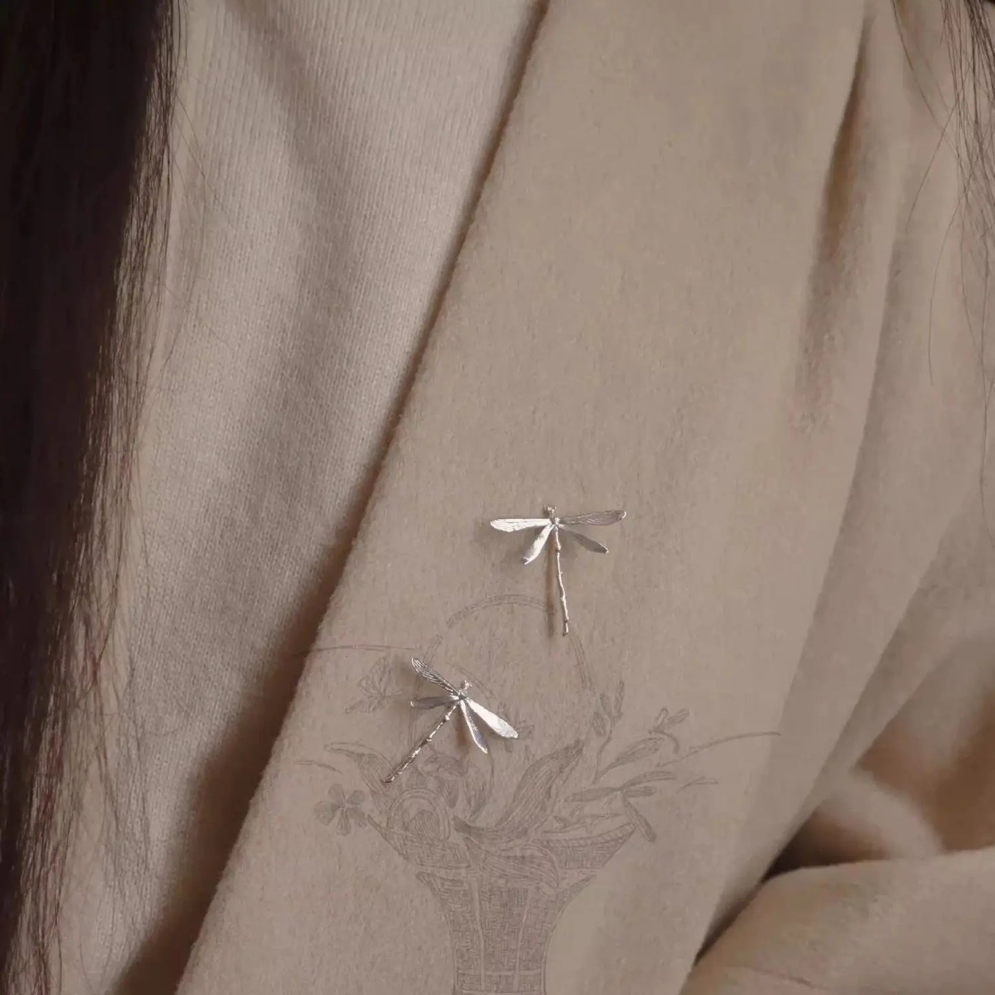 LATS Vintage Silver Color Dragonfly Brooches for Women Fashion Insect Brooch Pins Coat Accessories Animal Jewelry Gifts