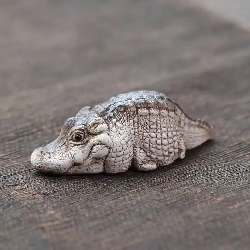 Animal Figurines Alligator Figure Chubby crocodile Ornament Resin Animal Figurines Garden Decoration for Lawn Desktop or Balc