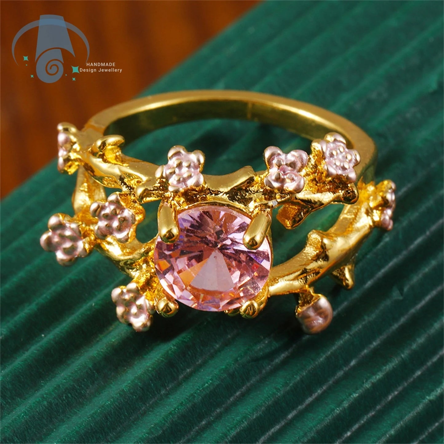 Vintage Alloy Vine Totem Ring with Green Crystal Fashion Jewelry for Women Gift Idea for Daily Use Special Occasion