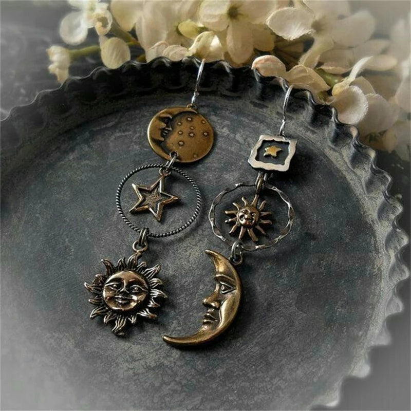 Vintage Free People Face Sun Moon Pendant Earrings Women's Creative Design Asymmetric Earrings Party Retro Jewelry - Silver