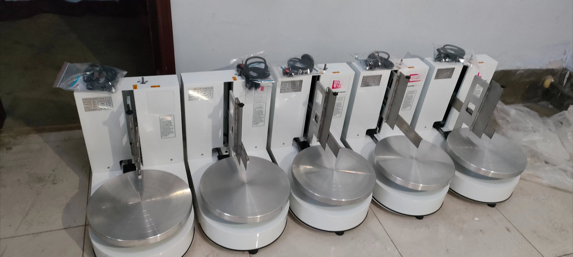4-18 inch cake icing machine cake decorating machine