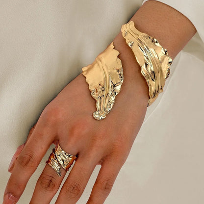 Vintage Fashion Pleated Leaf Bracelet Spiral Opening Adjustable Ring Set For Women Gold Color Bangle Party Holiday Jewelry