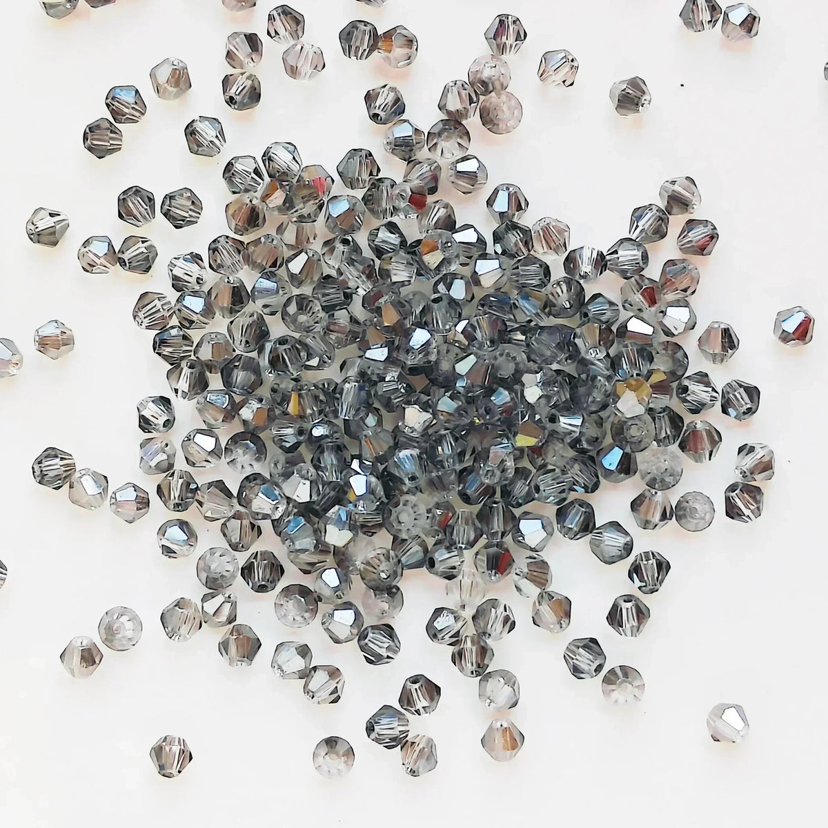 100PCS 4MM Shiny Faceted Austria Crystal Beads Bicone Beads Loose Spacer Beads for Jewelry Making DIY Bracelet Necklace Penda