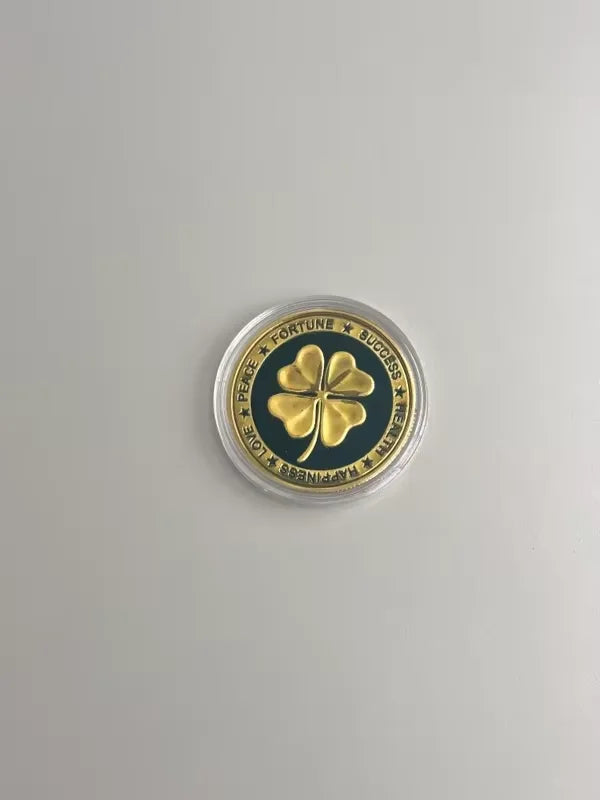 Lucky Four Leaf Clover Painted Coin 4cm Round Metal Souvenir Challenge Commemorative Coin for Home Decor