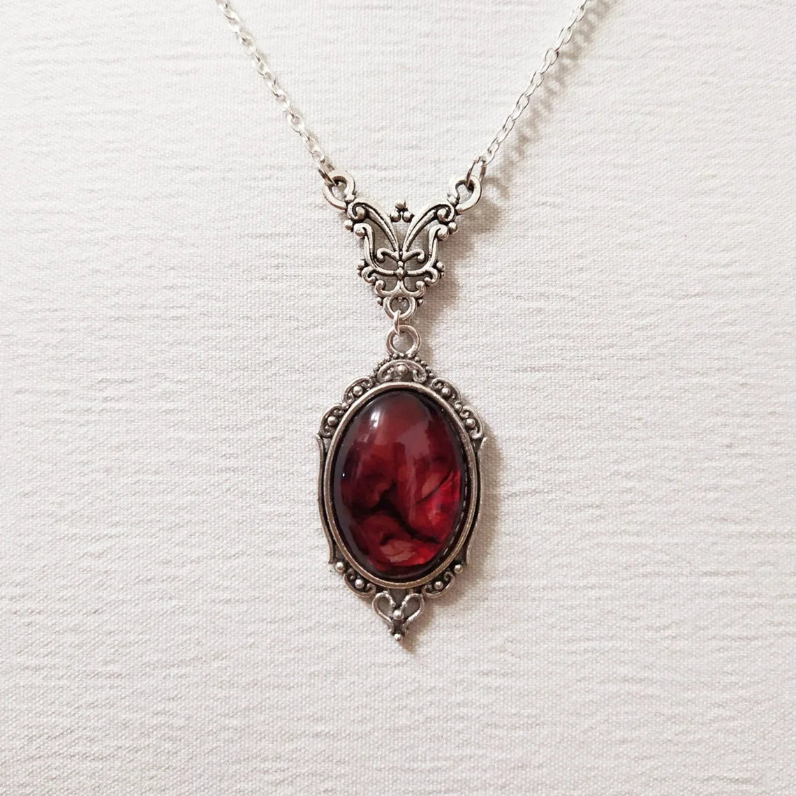 Gothic Vampire Necklace Vintage Stardust Crystal Cameo Pendant Necklace Punk Style Vampire Pendant Oval Satanic Demon Necklac