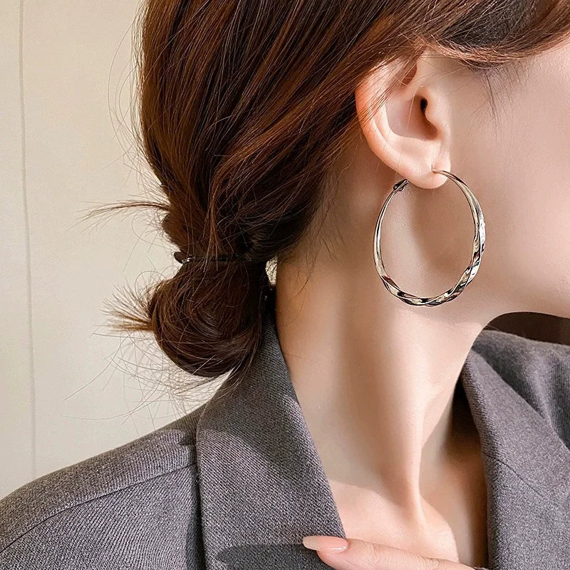 5cm Twist Metal Hoop Earrings for Women Geometric Personality Round Circle Dangle Drop Earrings Simple Party Golden Jewelry G