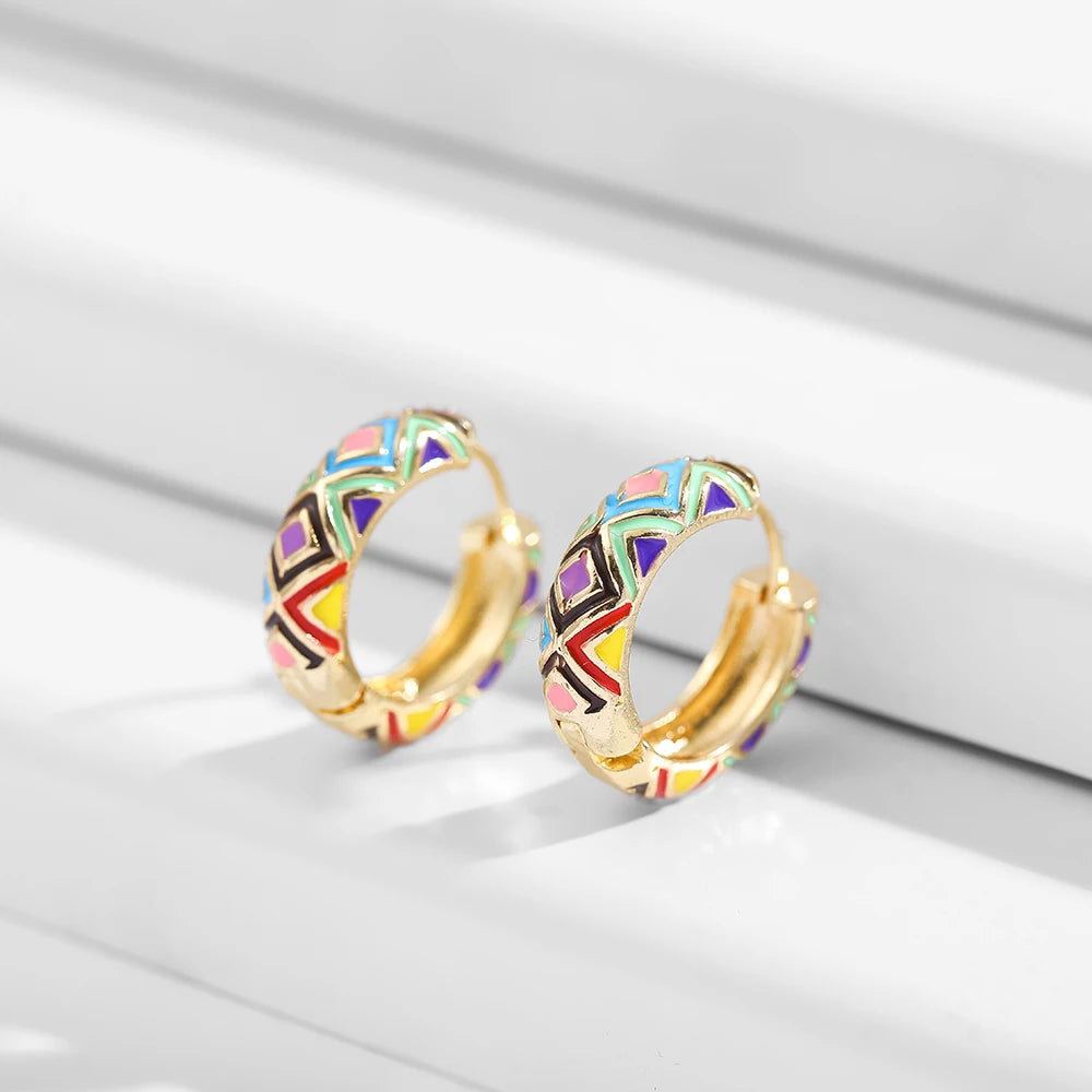 Vintage Enamel Flowers Cute Huggies Hoop Earrings for Women Classic Colorful Engraved Round Circle Ear Buckle Retro Brincos