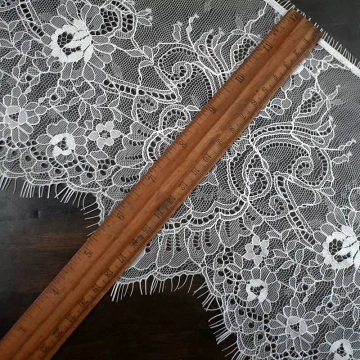 High Quality Lace Trim Scalloped Eyelash Lace Fabrics Clothing Accessories White Chantilly Lace for Dress Needle Work